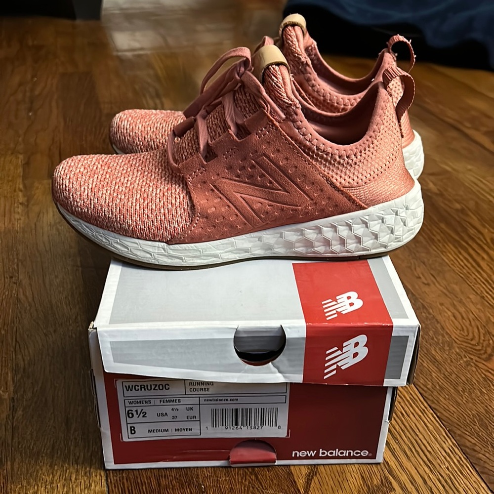 Used, good condition new balance sneakers